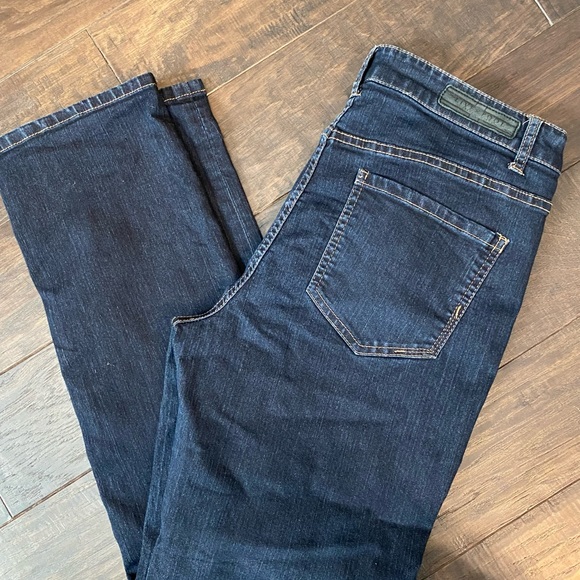 Liverpool Jeans dark wash  Astrid Crop Jeans - Picture 2 of 11